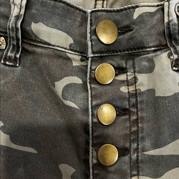 Woman’s Kut From the Kloth pant size 6 - Picture 4 of 6